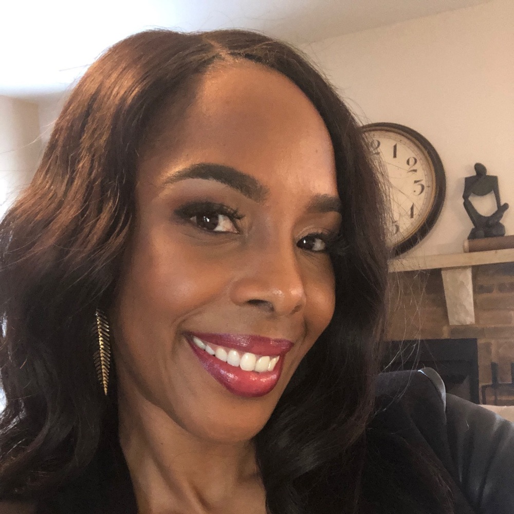 Meet your Posher, Leila